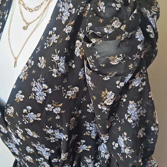 Boohoo Black and White Floral Mini Dress - Picture 4 of 4